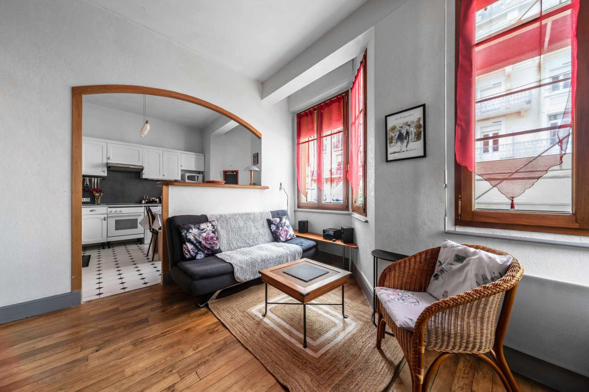 Le Lasteyras - Appartement Charmant En Centre Ville ヴィシー エクステリア 写真